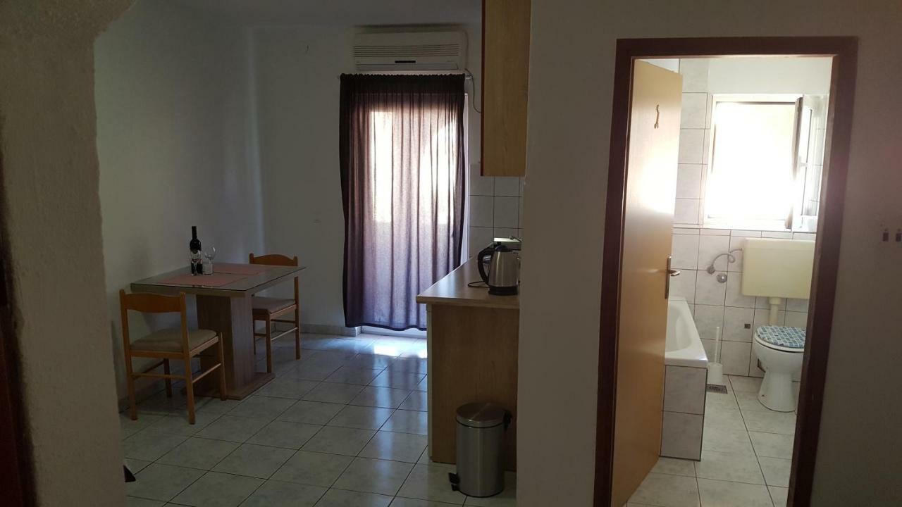 Apartman Luka Apartment Vodice Exterior photo
